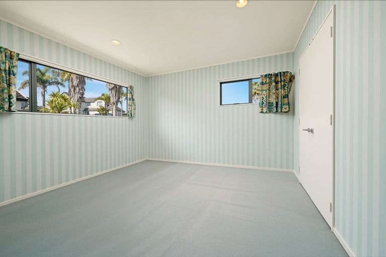 Photo of property in 2/2 Hobie Court, West Harbour, Auckland, 0618
