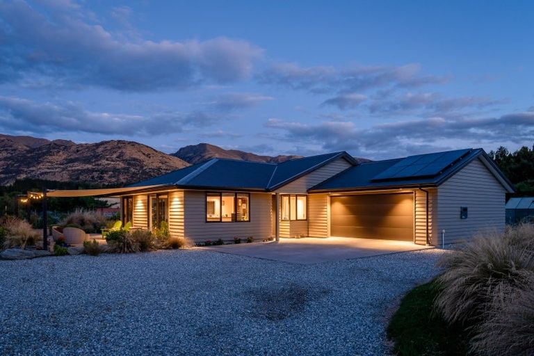 Photo of property in 22 Long Grass Place, Hawea Flat, Wanaka, 9382