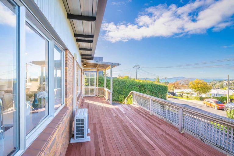 Photo of property in 1/17 Jellicoe Road, Murrays Bay, Auckland, 0630