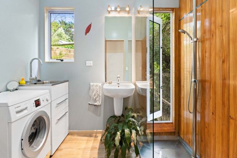 Photo of property in 2447 Port Waikato-waikaretu Road, Waikaretu, Tuakau, 2695