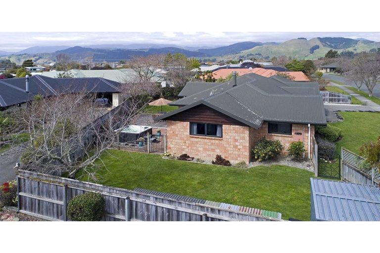 Photo of property in 10 Hollybush Drive, Brightwater, 7022