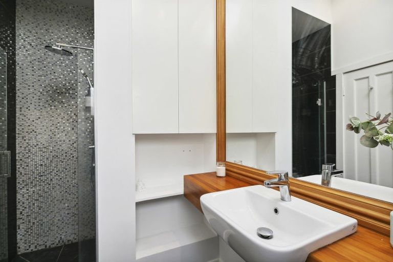 Photo of property in 21a Ngatoto Street, Khandallah, Wellington, 6035