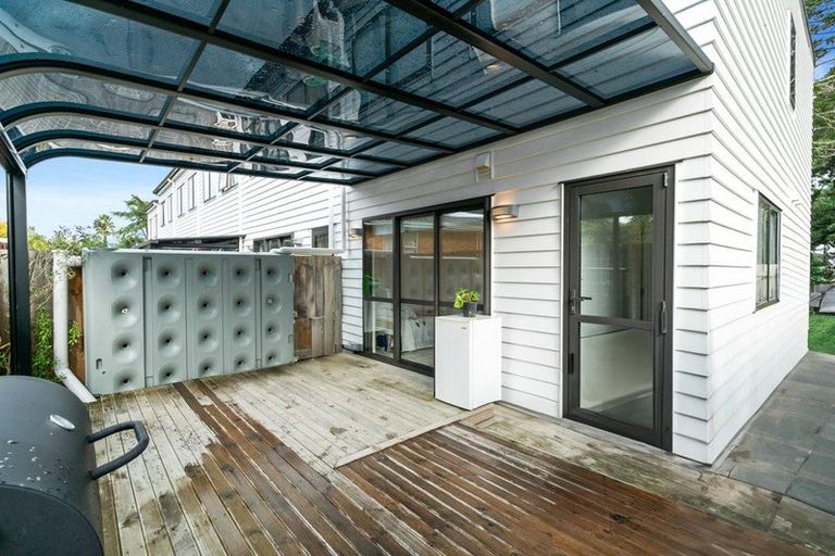 Photo of property in 2f Cadiz Place, Red Hill, Papakura, 2110