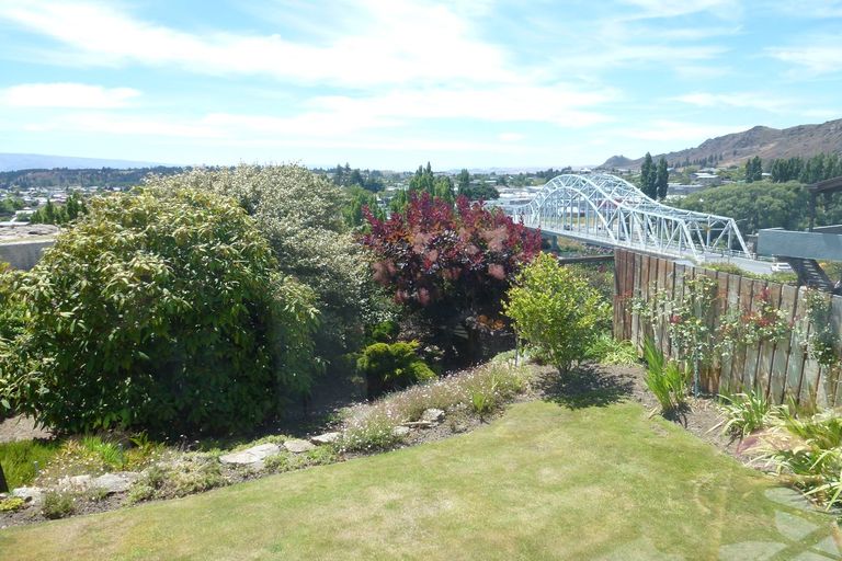 Photo of property in 11 Hart Place, Bridge Hill, Alexandra, 9320