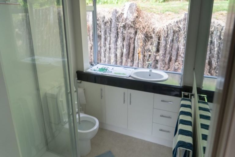 Photo of property in 14 Manahi Avenue, Kawaha Point, Rotorua, 3010