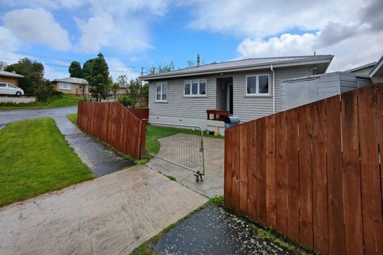 Photo of property in 1 Pollen Crescent, Melville, Hamilton, 3206