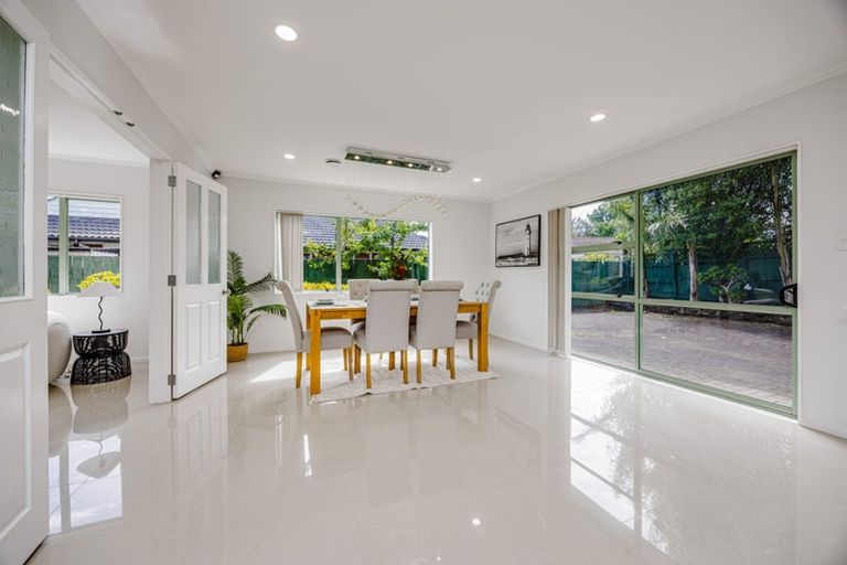 Photo of property in 16 Cumbrian Place, Conifer Grove, Takanini, 2112