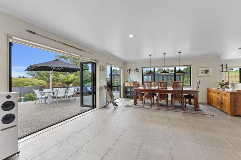 Photo of property in 71 Kaipara Road, Papakura, 2582