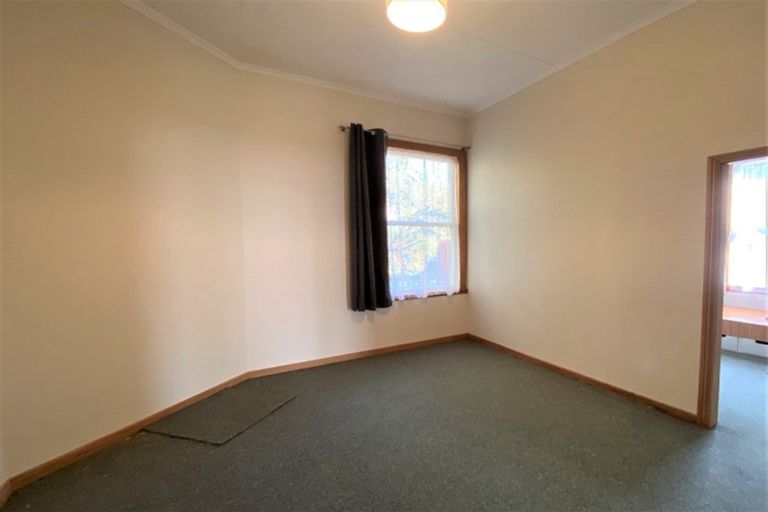 Property details for 67 Egmont Street, Kaponga, Hawera, 4679