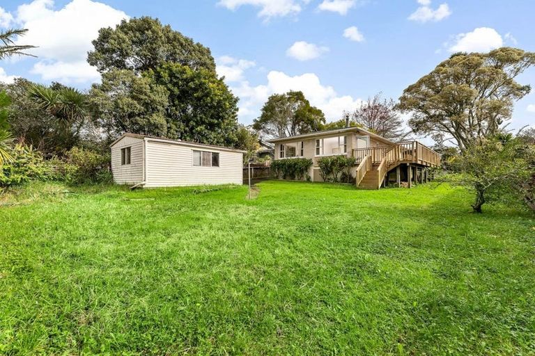 Photo of property in 19 Spence Road, Henderson, Auckland, 0612