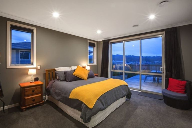 Photo of property in 12 Frances Brown Avenue, Aotea, Porirua, 5024