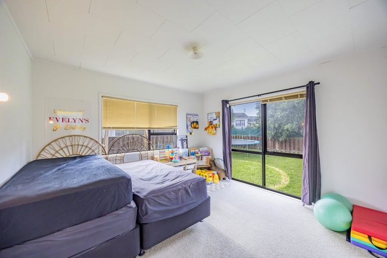 Photo of property in 34 Aviemore Drive, Highland Park, Auckland, 2010