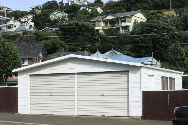 Photo of property in 372 The Parade, Island Bay, Wellington, 6023