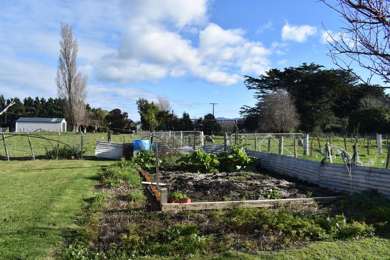 Photo of property in 37 Chester Road, Clareville, Carterton, 5791