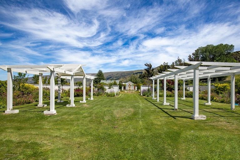 Photo of property in Stone House Gardens, 3196 Fruitlands-roxburgh Road, Coal Creek Flat, Roxburgh, 9571