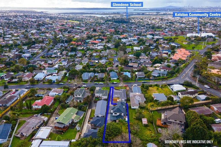 Photo of property in 99a Awaroa Road, Sunnyvale, Auckland, 0612