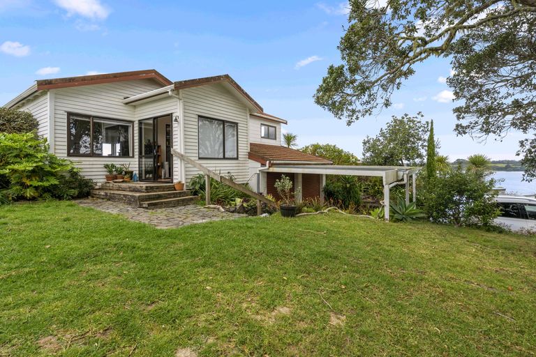 Photo of property in 99 Doves Bay Road, Kerikeri, 0294