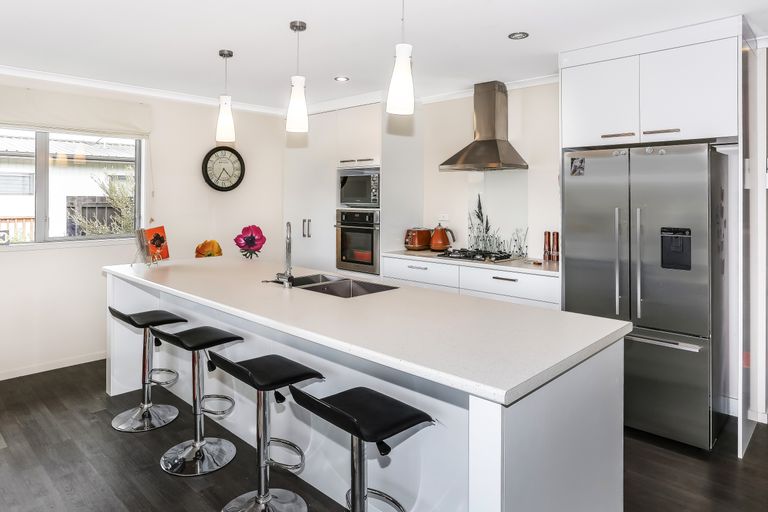 Photo of property in 68 Helenslee Road, Pokeno, 2402