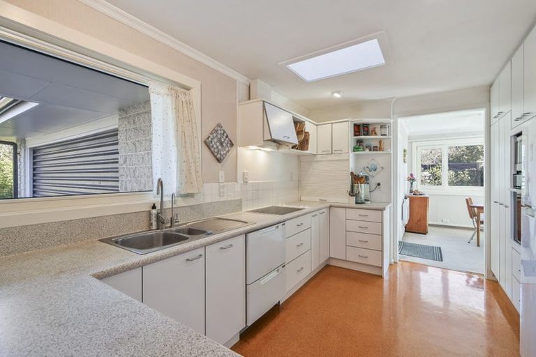 Photo of property in 16 Stormont Place, Avonhead, Christchurch, 8042