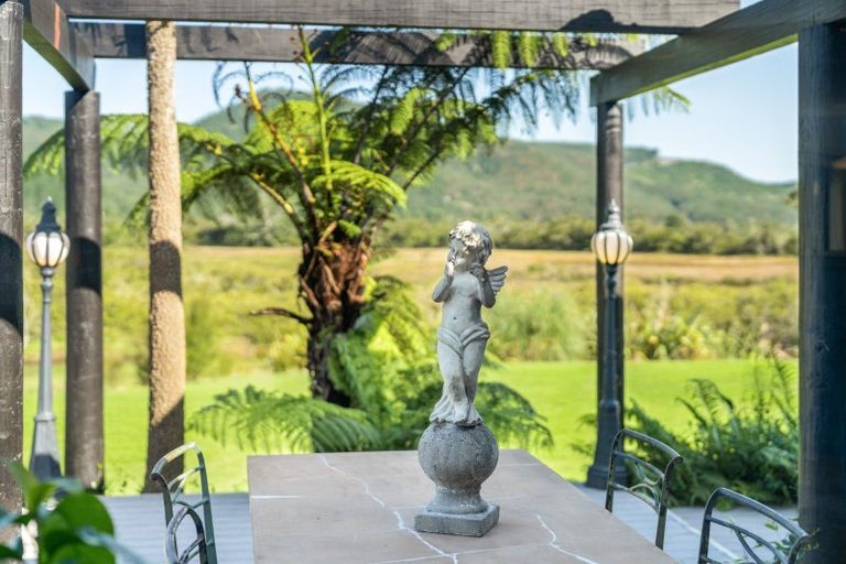 Photo of property in 82 Opoutere Road, Whangamata, 3691