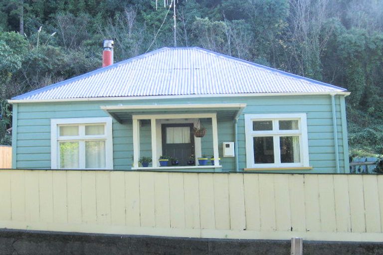 Photo of property in 40 Coote Road, Bluff Hill, Napier, 4110