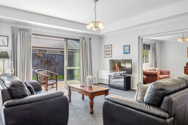 Photo of property in 21 Lewis Close, Rangiora, 7400