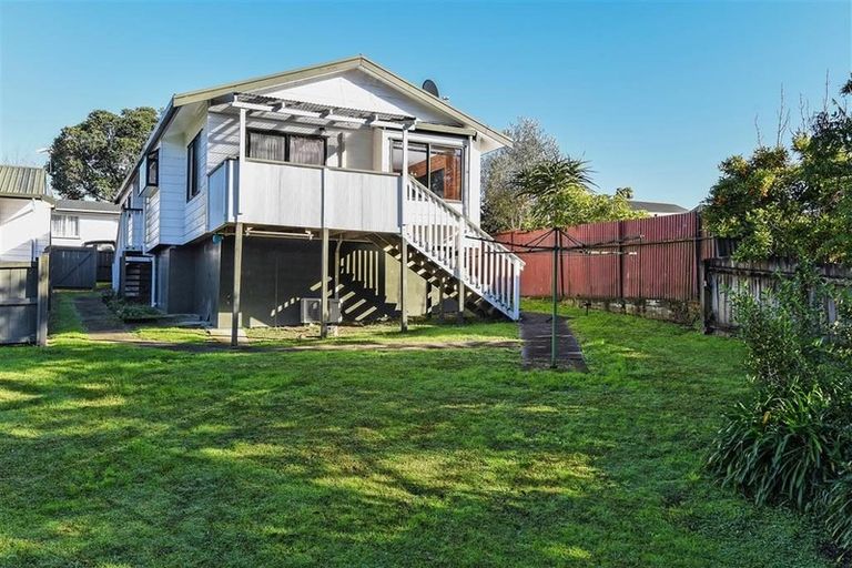 Photo of property in 1036a Great North Road, Point Chevalier, Auckland, 1022