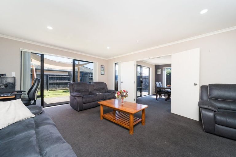 Photo of property in 23 Geneva Terrace, Kelvin Grove, Palmerston North, 4414