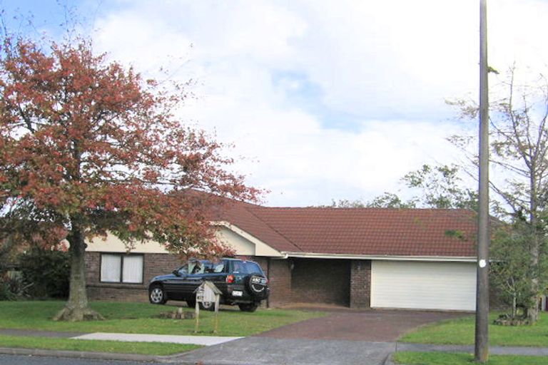 Photo of property in 104 Mirrabooka Avenue, Botany Downs, Auckland, 2010