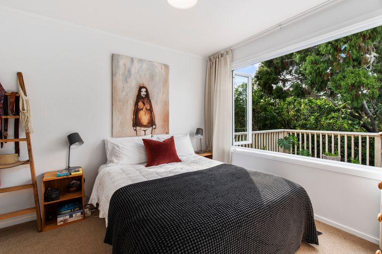 Photo of property in 3 Ferndale Avenue, Leigh, 0985