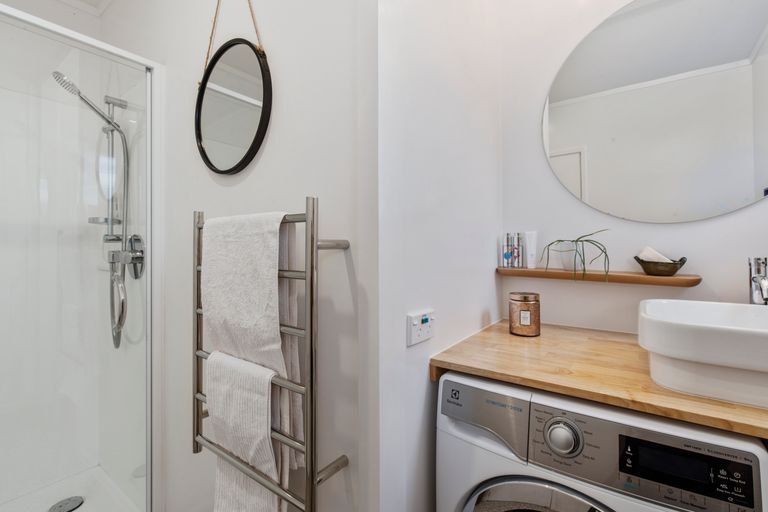 Photo of property in 3 Ferndale Avenue, Leigh, 0985