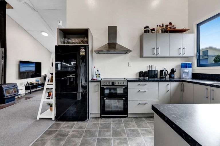 Photo of property in 24 Gardenia Avenue, Bell Block, New Plymouth, 4312