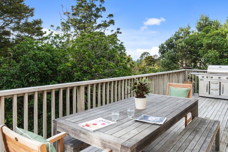 Photo of property in 3 Ferndale Avenue, Leigh, 0985