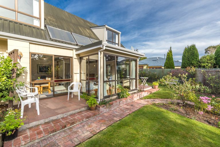 Photo of property in 2/38 Onslow Street, St Albans, Christchurch, 8014