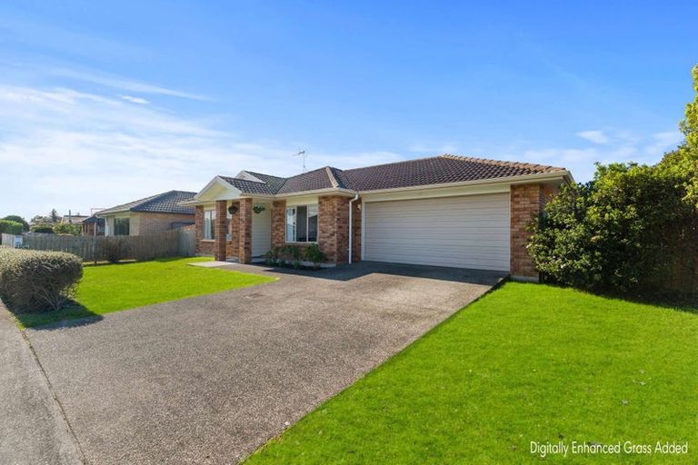 Photo of property in 37 Breaker Grove, Waiuku, 2123