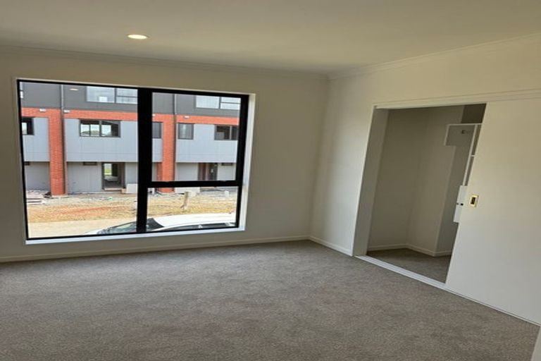 Photo of property in 14 Waipuhinui Way, Wiri, Auckland, 2104