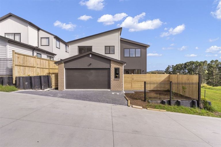 Photo of property in 13 Bremner Ridge Street, Flat Bush, Auckland, 2019