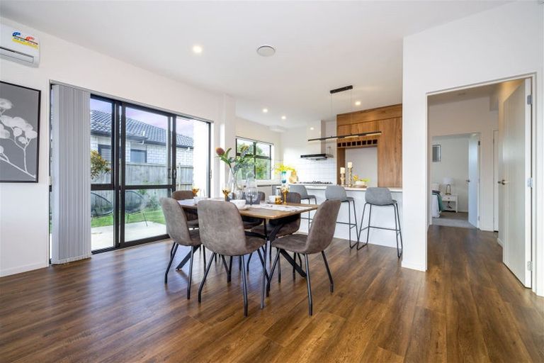 Photo of property in 21 Sapwood Crescent, Takanini, 2110