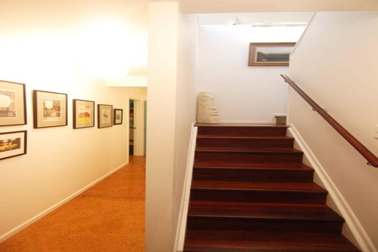 Photo of property in 5 Waikarekare Lane, Karekare, New Lynn, 0772