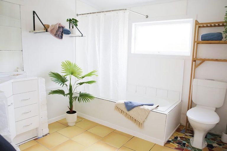 Photo of property in 1/89 Glengarry Road, Glen Eden, Auckland, 0602