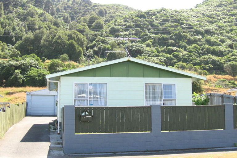 Photo of property in 53 Hartford Crescent, Totara Park, Upper Hutt, 5018