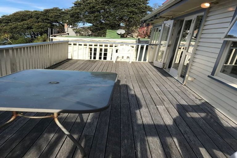 Photo of property in 7 Onslow Road, Khandallah, Wellington, 6035