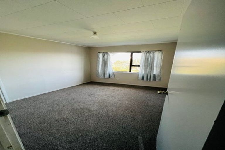 Photo of property in 1/16 Capricorn Place, Glen Eden, Auckland, 0602