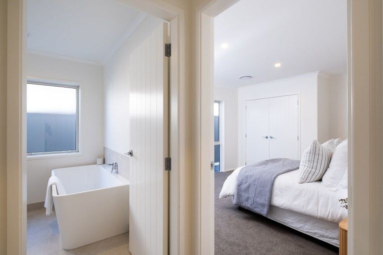 Photo of property in 76 Pelorus Avenue, Poraiti, Napier, 4112