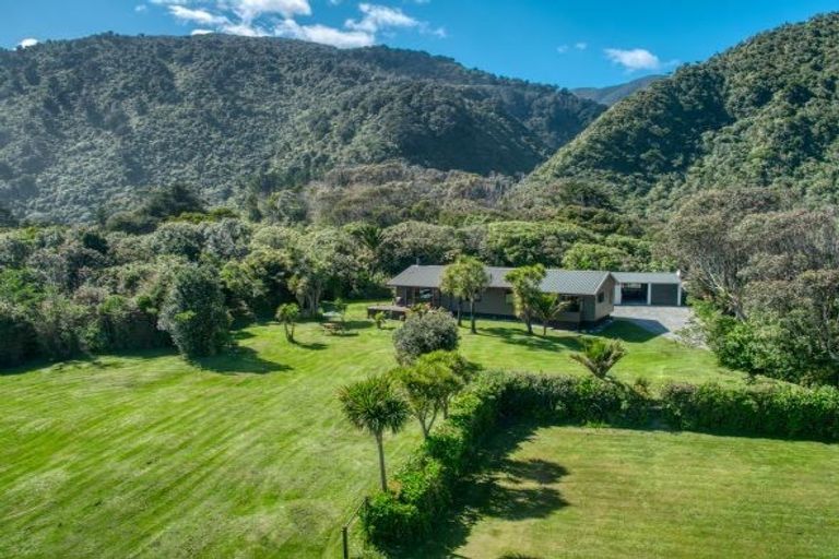 Photo of property in 2404 Coast Road, Barrytown, Runanga, 7873
