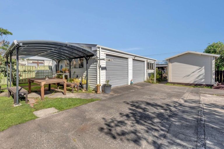 Photo of property in 16 Maunder Street, Marton, 4710