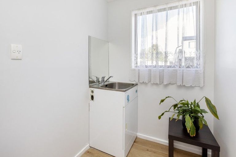 Photo of property in 19 Inglis Street, Phillipstown, Christchurch, 8011