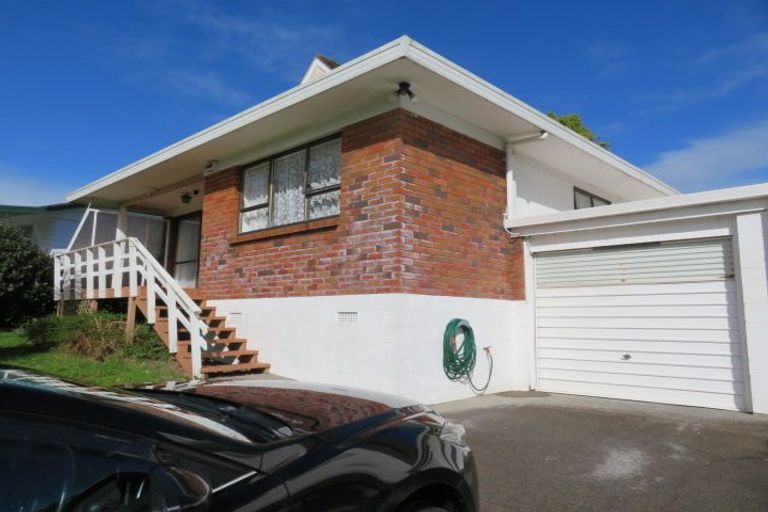 Photo of property in 1b Cairngorm Place, Highland Park, Auckland, 2010