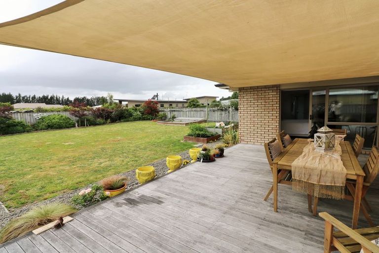 Photo of property in 24 Charles Street, Carterton, 5713