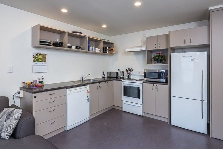 Photo of property in 2/7 Hall Avenue, Newtown, Wellington, 6021